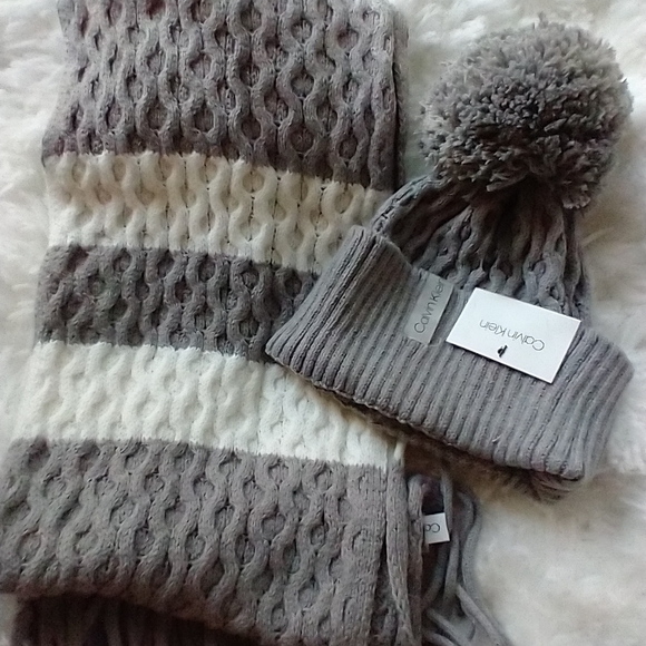 Calvin Klein Solid Cable Beanie and Scarf Set - Picture 6 of 6